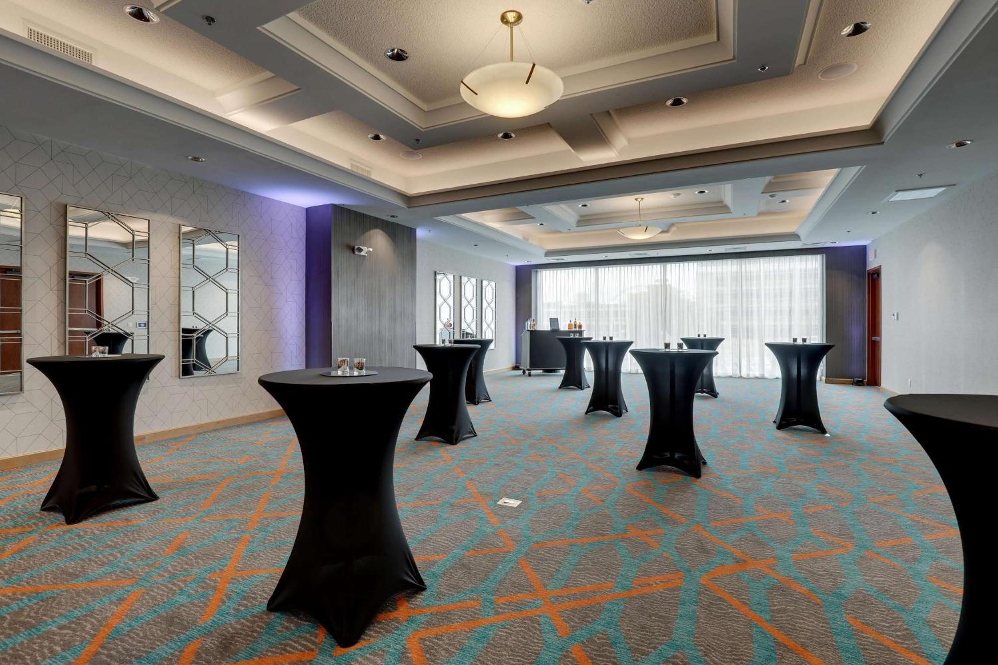 Drury Plaza Downtown Hotel 3*